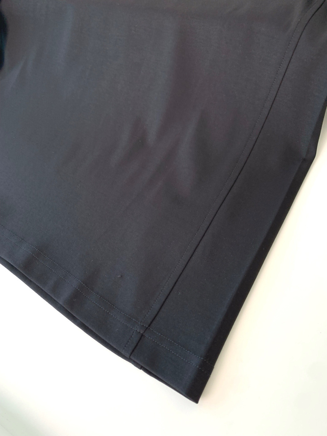 打底系列季度：2025秋冬颜色：黑色 白色 金铜色 石墨灰 藏青色 军绿色尺码: m-5xL版型：长袖打