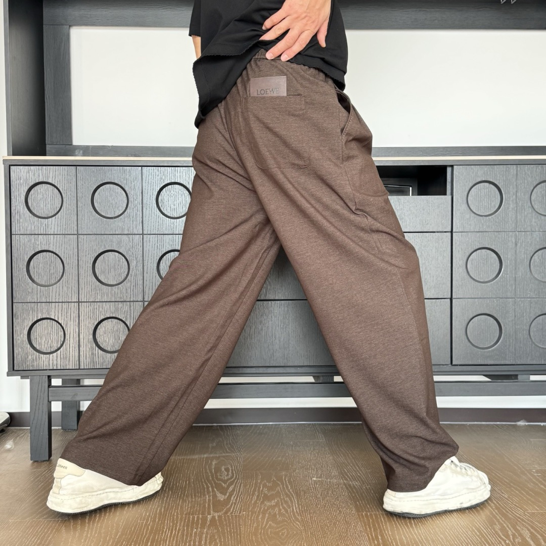 LOEWE🌟2026年春季新款休闲长裤🆕采用优质棉质材，搭上身足够吸睛且回头率爆棚！男女同款！码数：M-