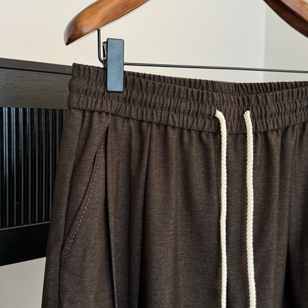 LOEWE🌟2026年春季新款休闲长裤🆕采用优质棉质材，搭上身足够吸睛且回头率爆棚！男女同款！码数：M-