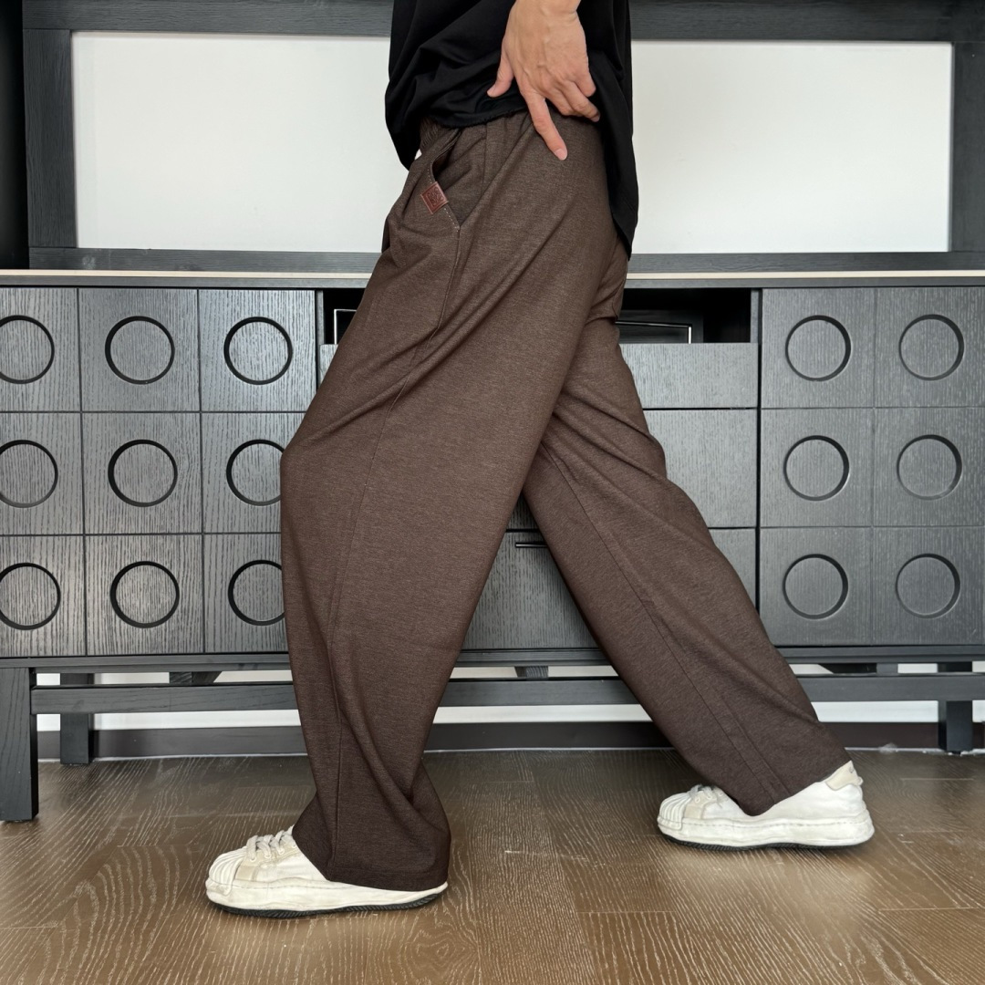 LOEWE🌟2026年春季新款休闲长裤🆕采用优质棉质材，搭上身足够吸睛且回头率爆棚！男女同款！码数：M-