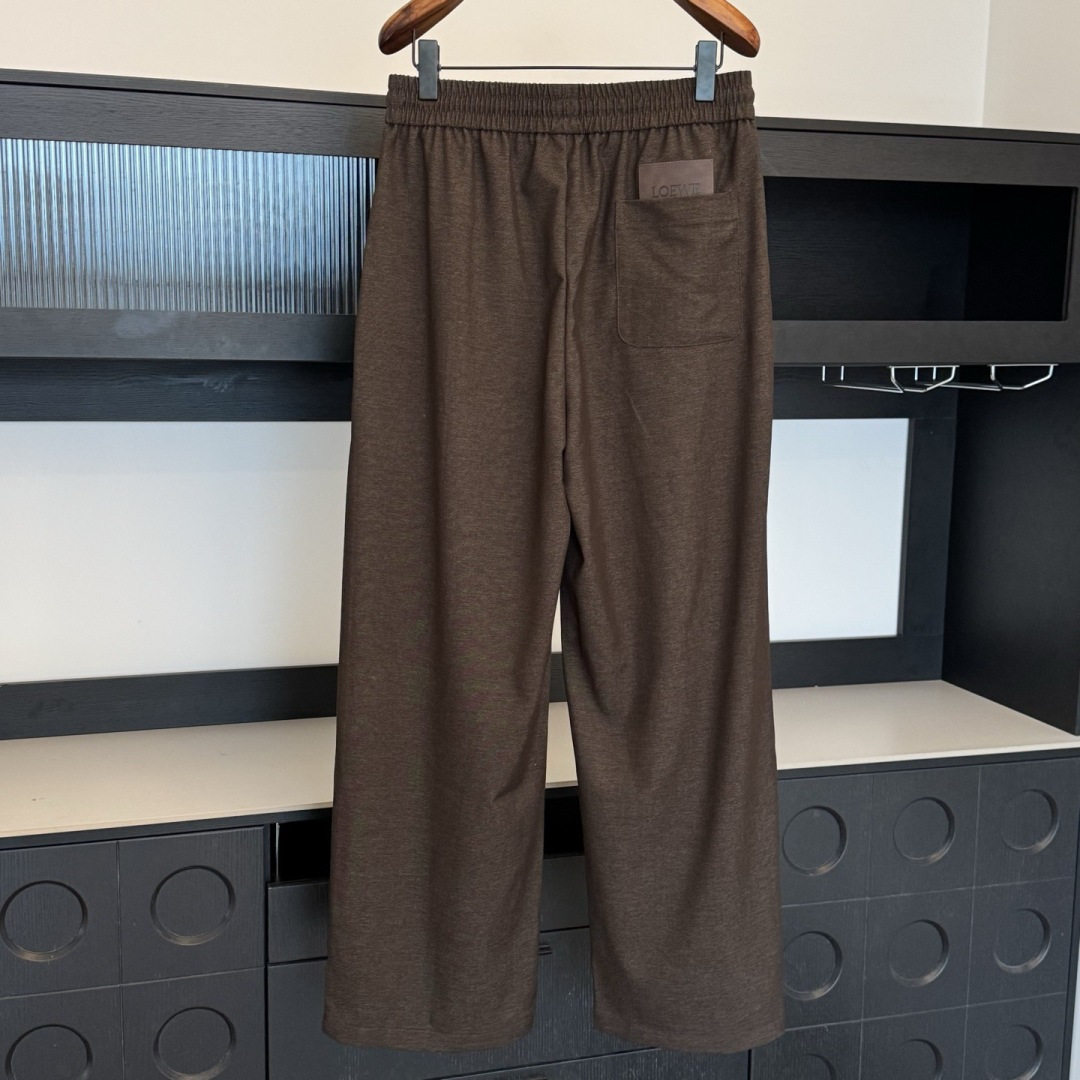 LOEWE🌟2026年春季新款休闲长裤🆕采用优质棉质材，搭上身足够吸睛且回头率爆棚！男女同款！码数：M-
