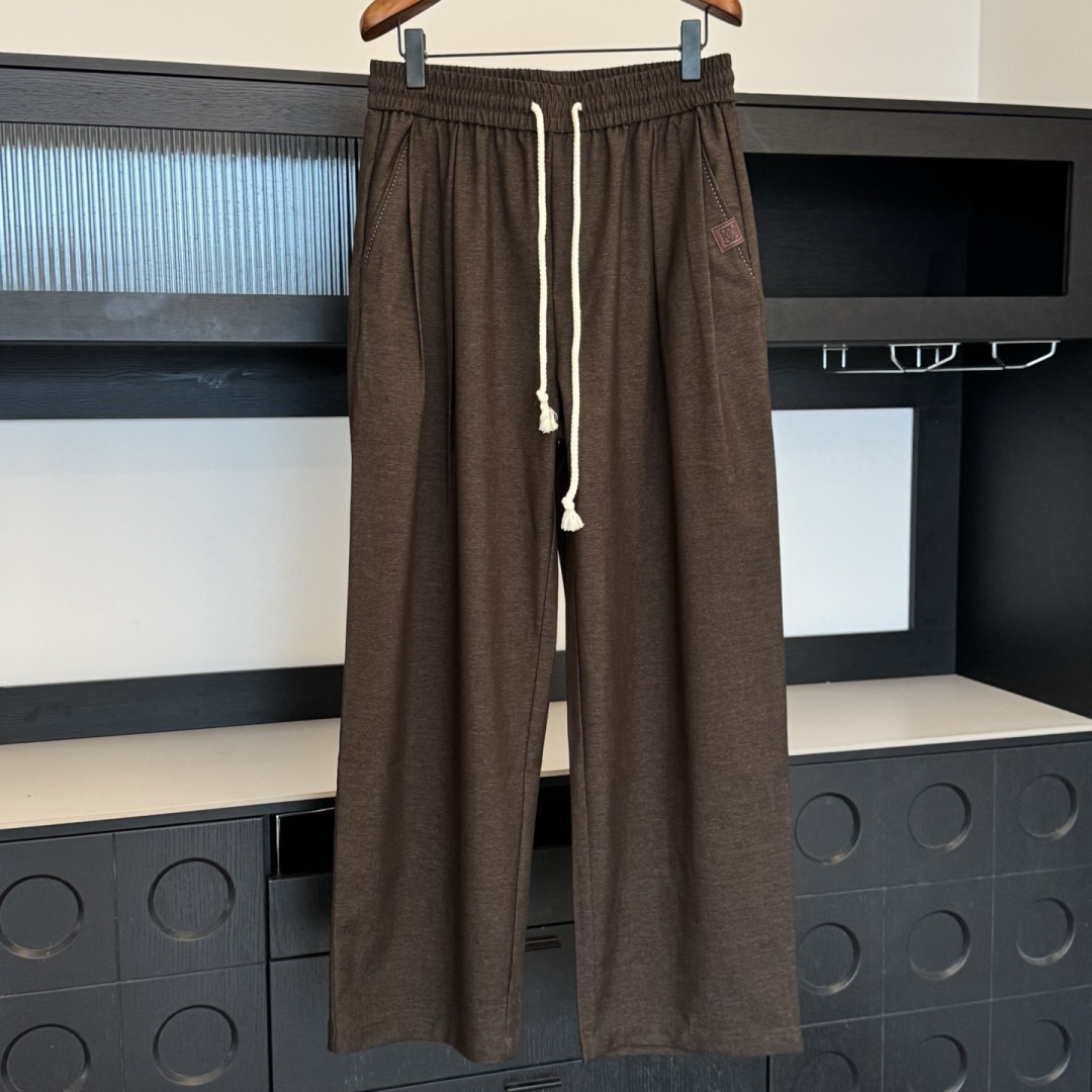 LOEWE🌟2026年春季新款休闲长裤🆕采用优质棉质材，搭上身足够吸睛且回头率爆棚！男女同款！码数：M-