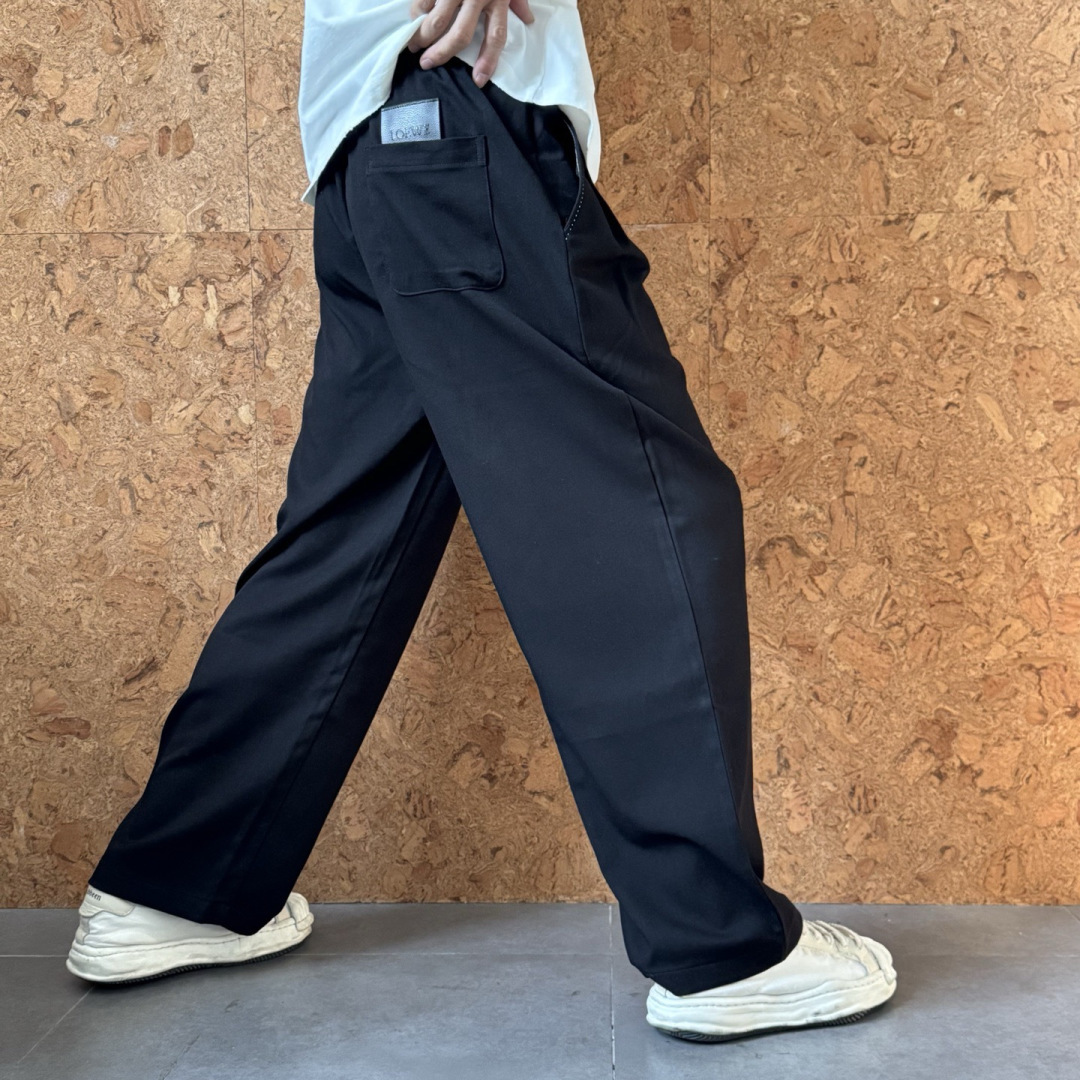 LOEWE🌟2026年春季新款休闲长裤🆕采用优质棉质材，搭上身足够吸睛且回头率爆棚！男女同款！码数：M-