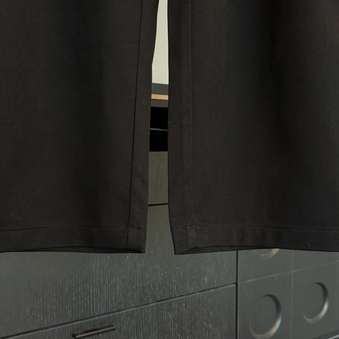 LOEWE🌟2026年春季新款休闲长裤🆕采用优质棉质材，搭上身足够吸睛且回头率爆棚！男女同款！码数：M-