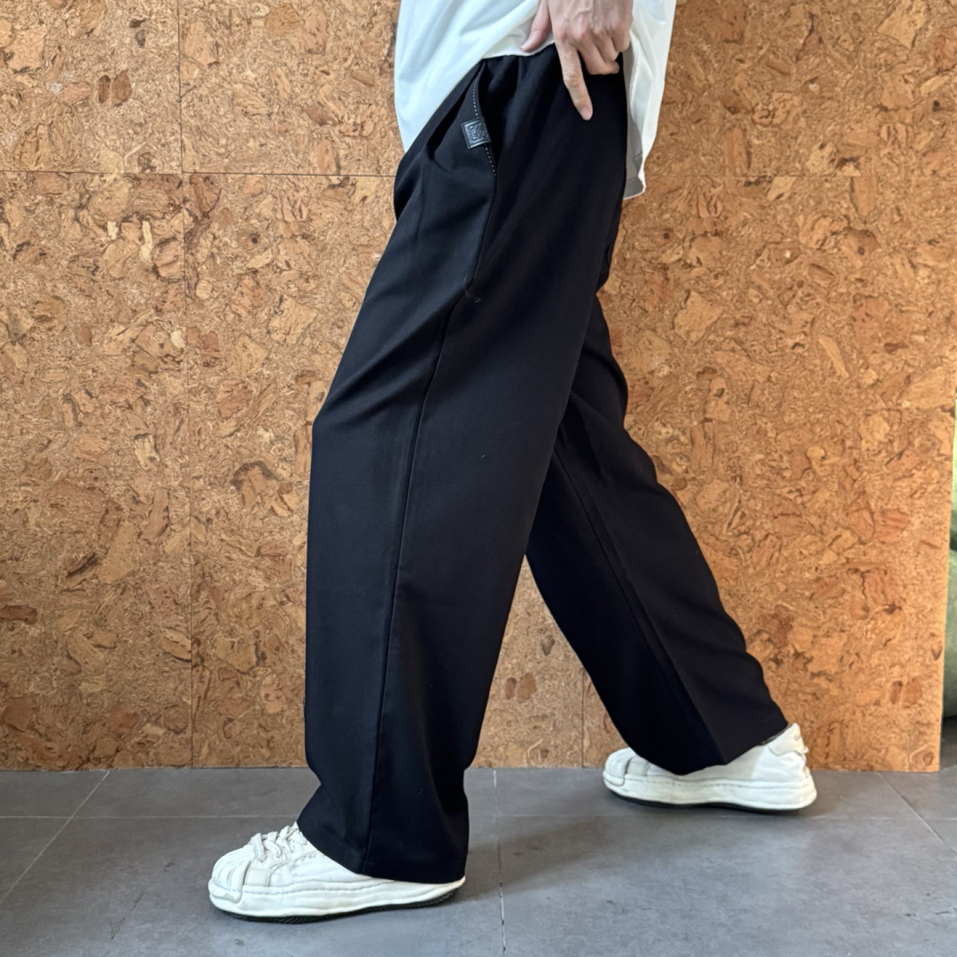 LOEWE🌟2026年春季新款休闲长裤🆕采用优质棉质材，搭上身足够吸睛且回头率爆棚！男女同款！码数：M-