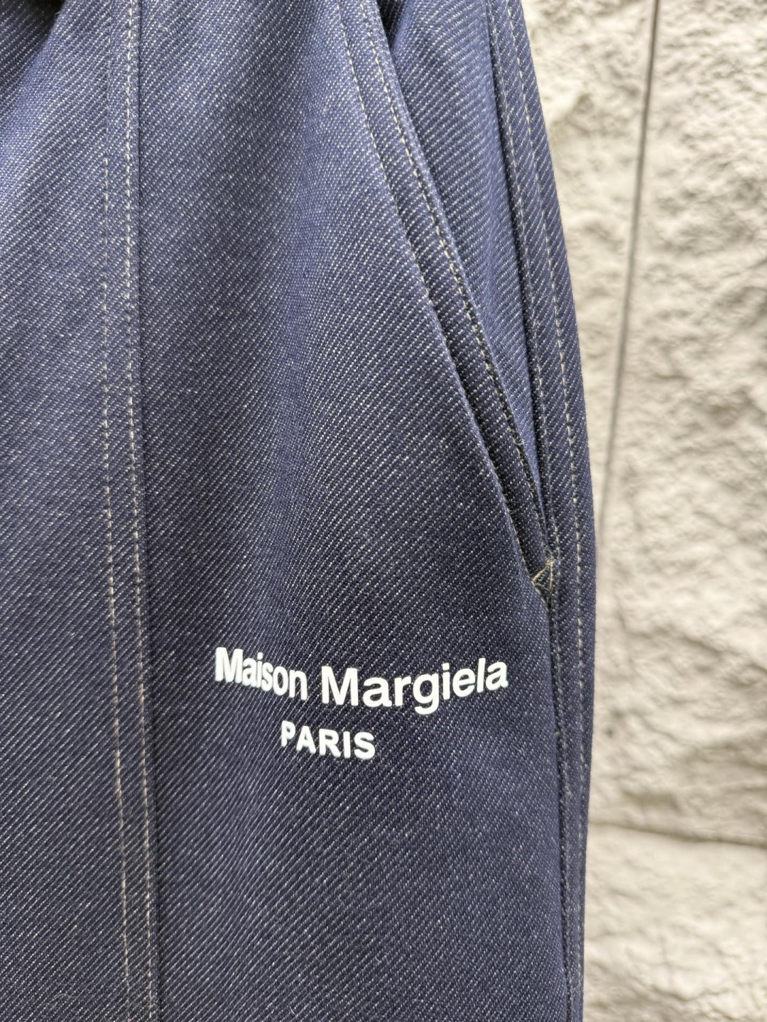 马吉拉🔥🔥春夏新款天丝混纺垂感休闲裤，高端男士必备超柔超弹直筒裤。特供顶级渠道分享，辨识度超高。用面料征