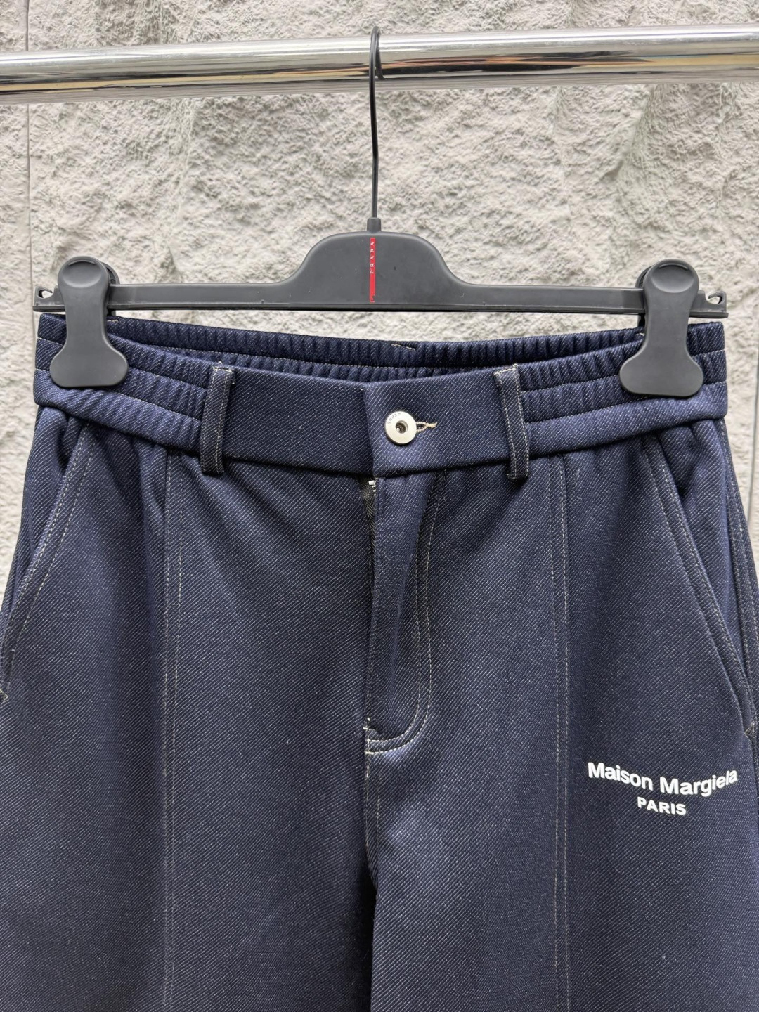 马吉拉🔥🔥春夏新款天丝混纺垂感休闲裤，高端男士必备超柔超弹直筒裤。特供顶级渠道分享，辨识度超高。用面料征