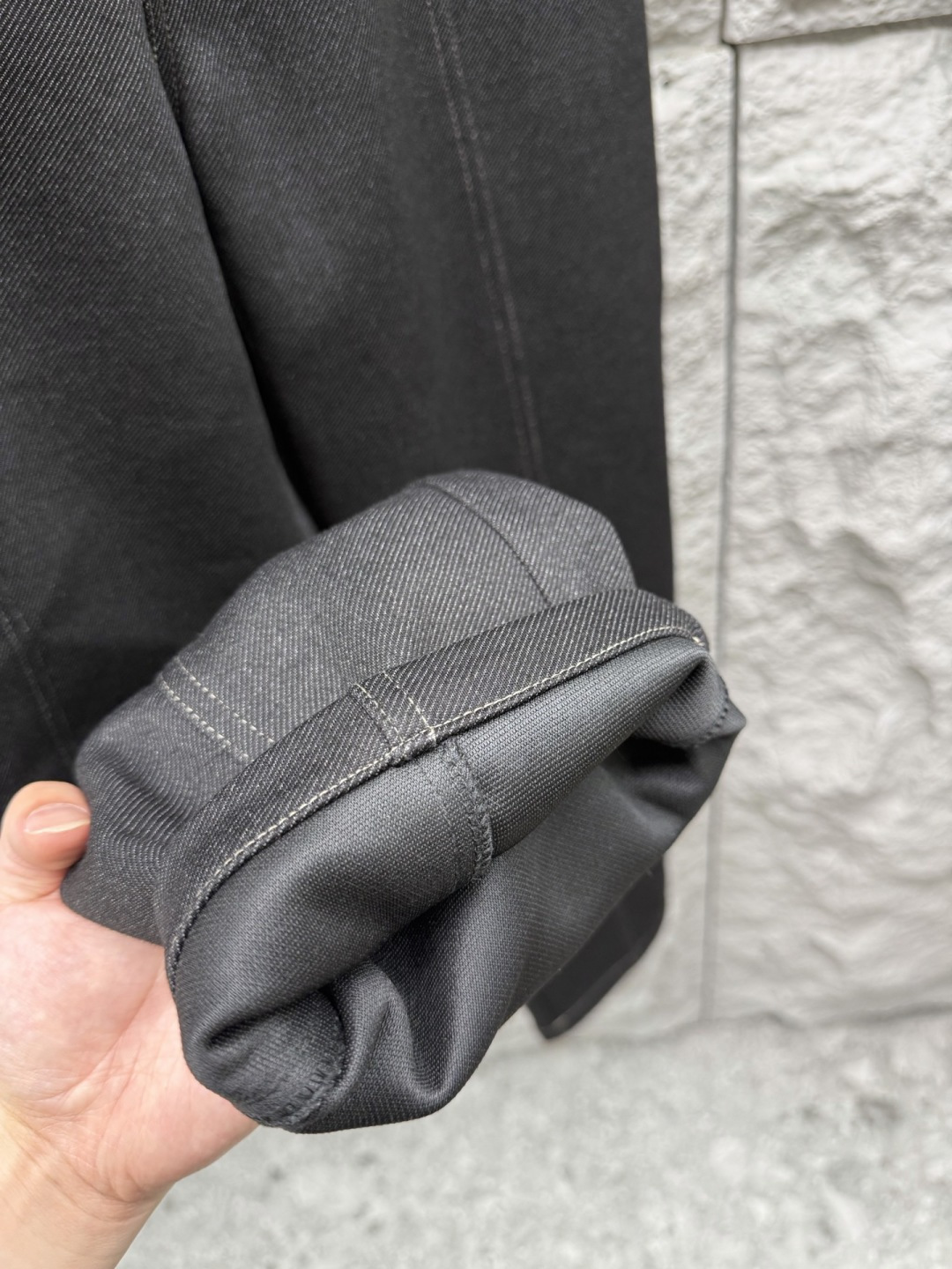 马吉拉🔥🔥春夏新款天丝混纺垂感休闲裤，高端男士必备超柔超弹直筒裤。特供顶级渠道分享，辨识度超高。用面料征