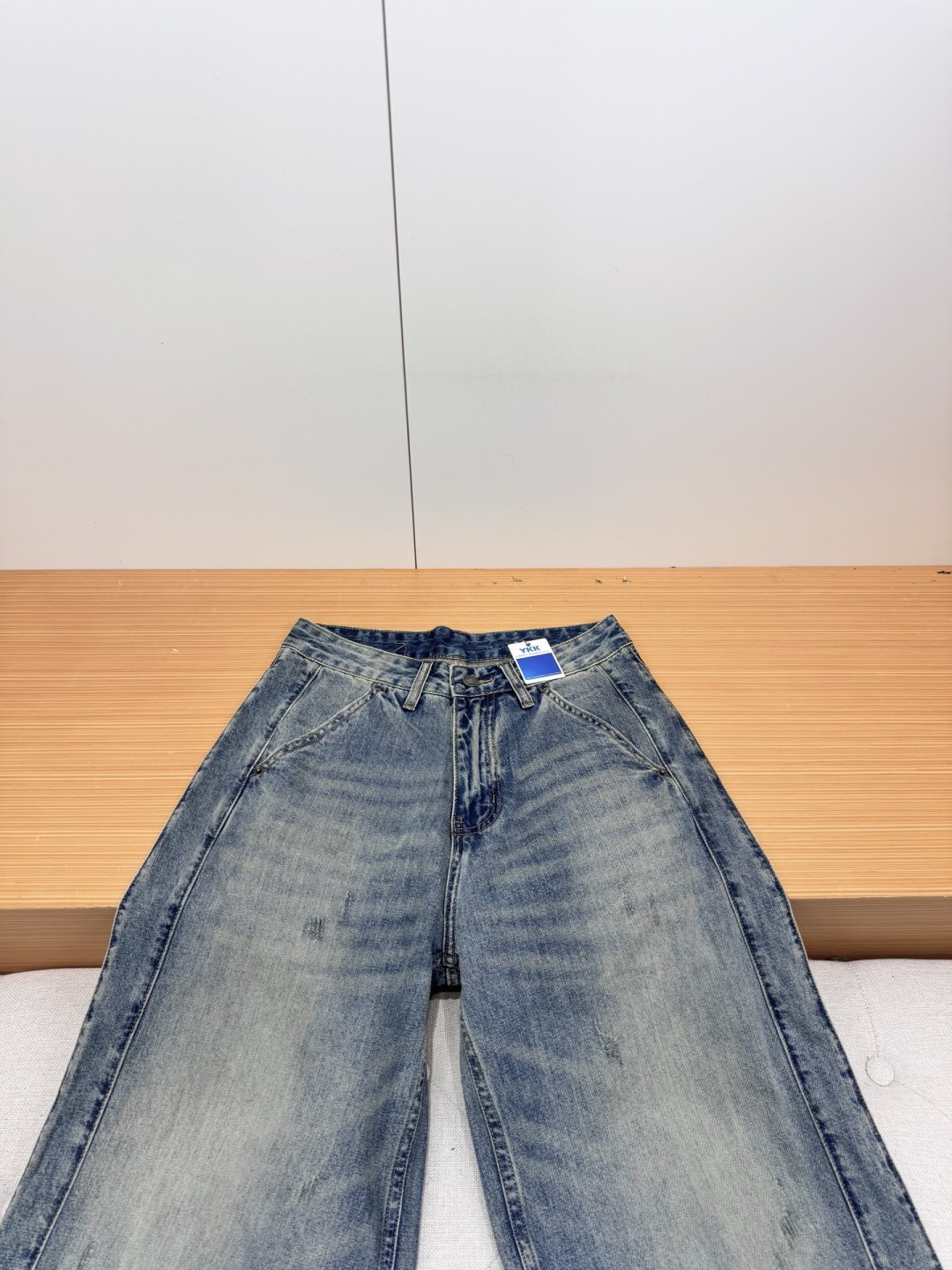 YS*L圣*罗兰2026春夏新款阔腿牛仔裤 进口意大利高定牛仔面料 时尚休闲 常规版型 微弹力面料 面料