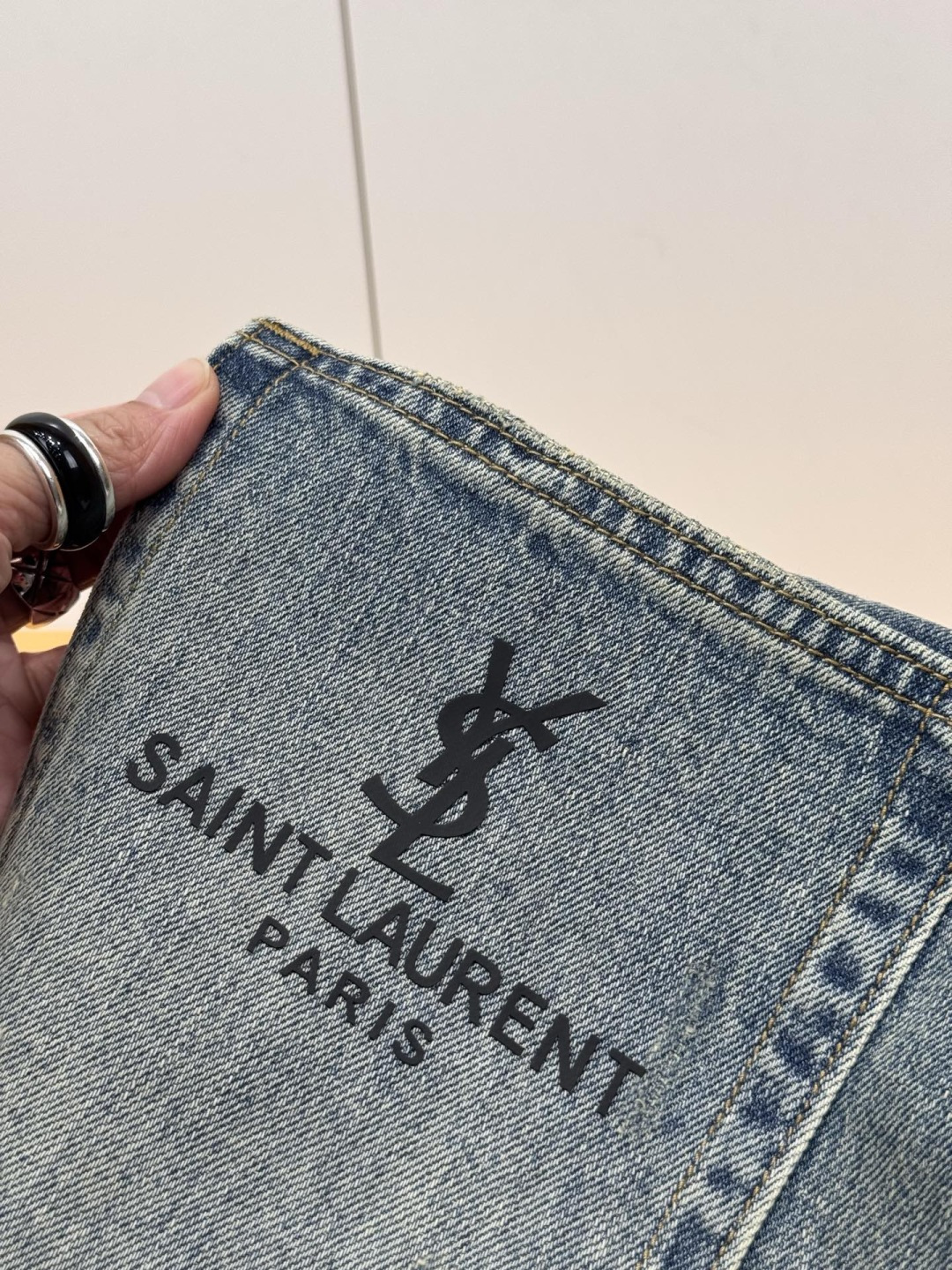 YS*L圣*罗兰2026春夏新款阔腿牛仔裤 进口意大利高定牛仔面料 时尚休闲 常规版型 微弹力面料 面料