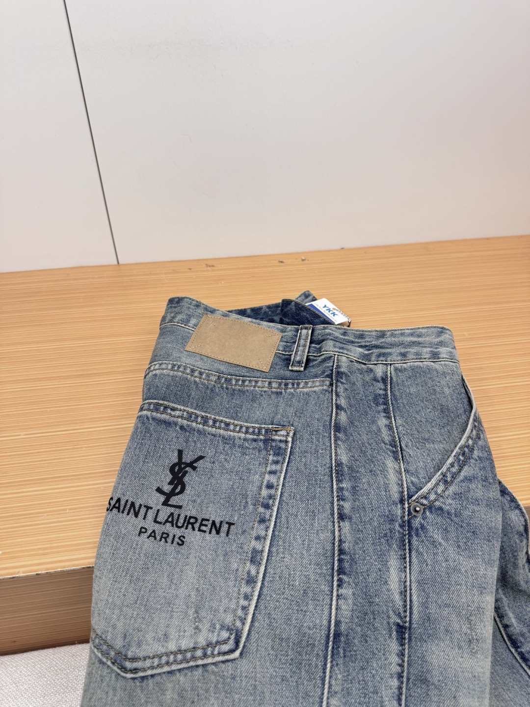 YS*L圣*罗兰2026春夏新款阔腿牛仔裤 进口意大利高定牛仔面料 时尚休闲 常规版型 微弹力面料 面料