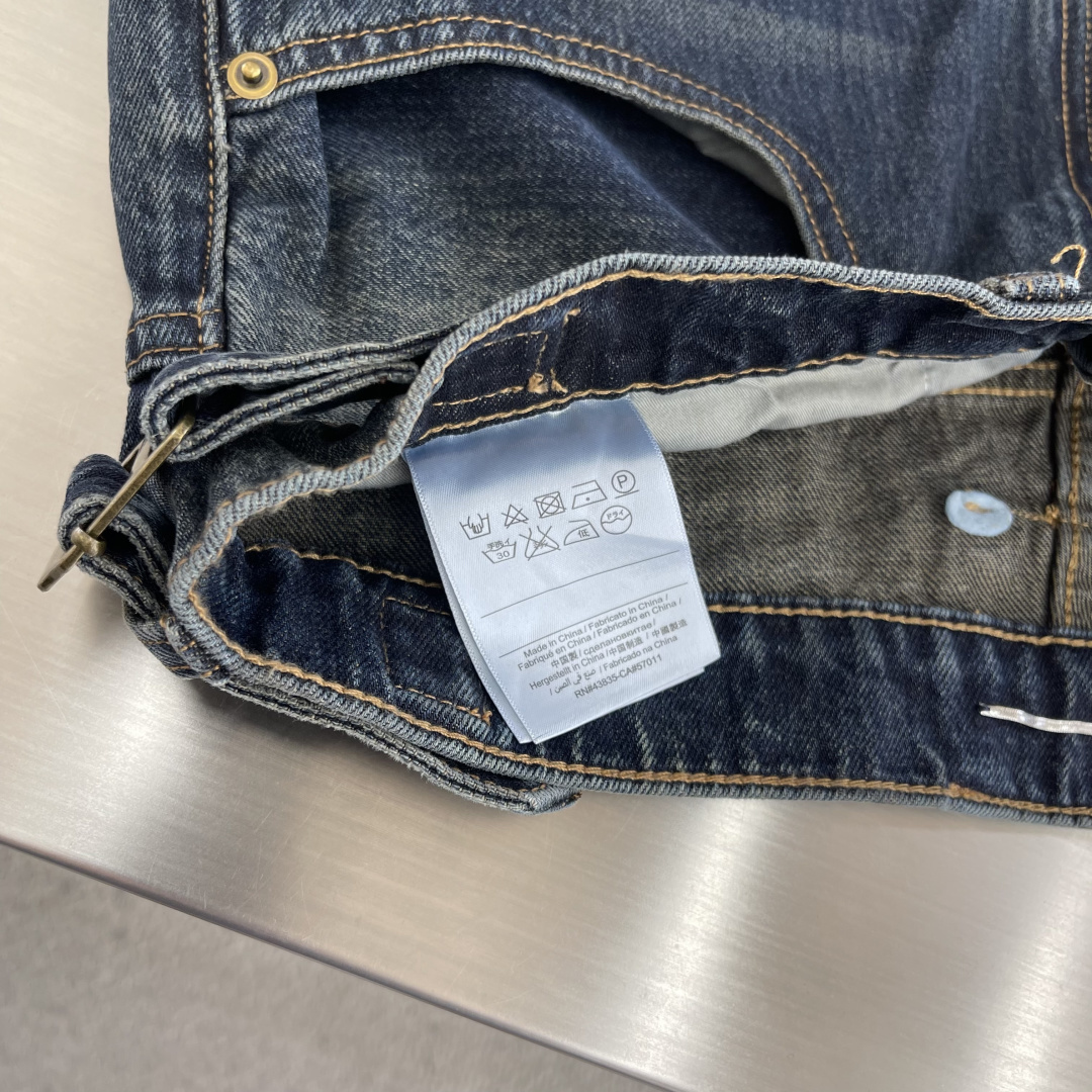 SLoro Piana 牛仔长裤 码数：M-3XL 休闲直筒裤 面料:天然有机棉织造而成的粗斜纹风格的丹