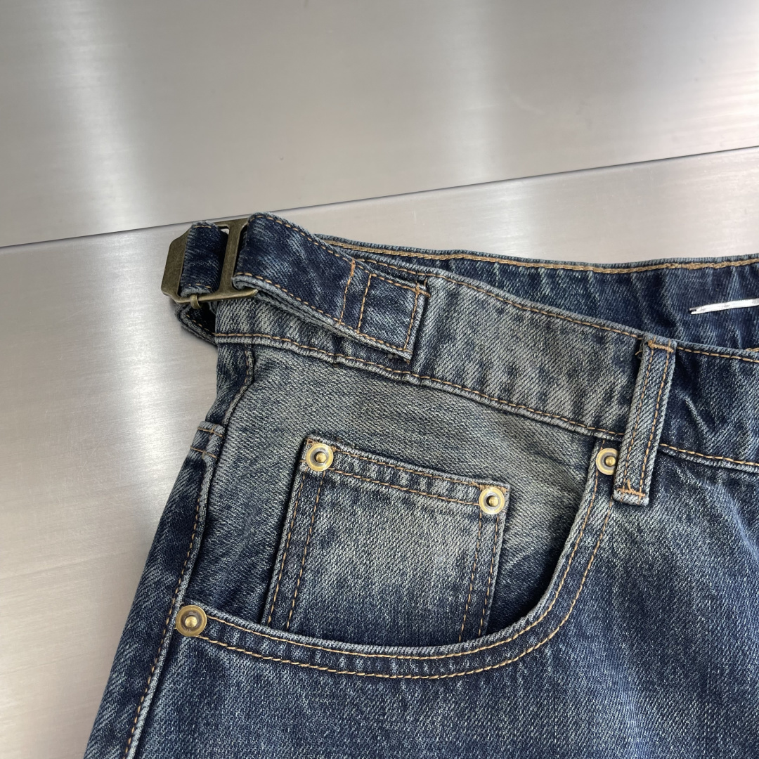 SLoro Piana 牛仔长裤 码数：M-3XL 休闲直筒裤 面料:天然有机棉织造而成的粗斜纹风格的丹