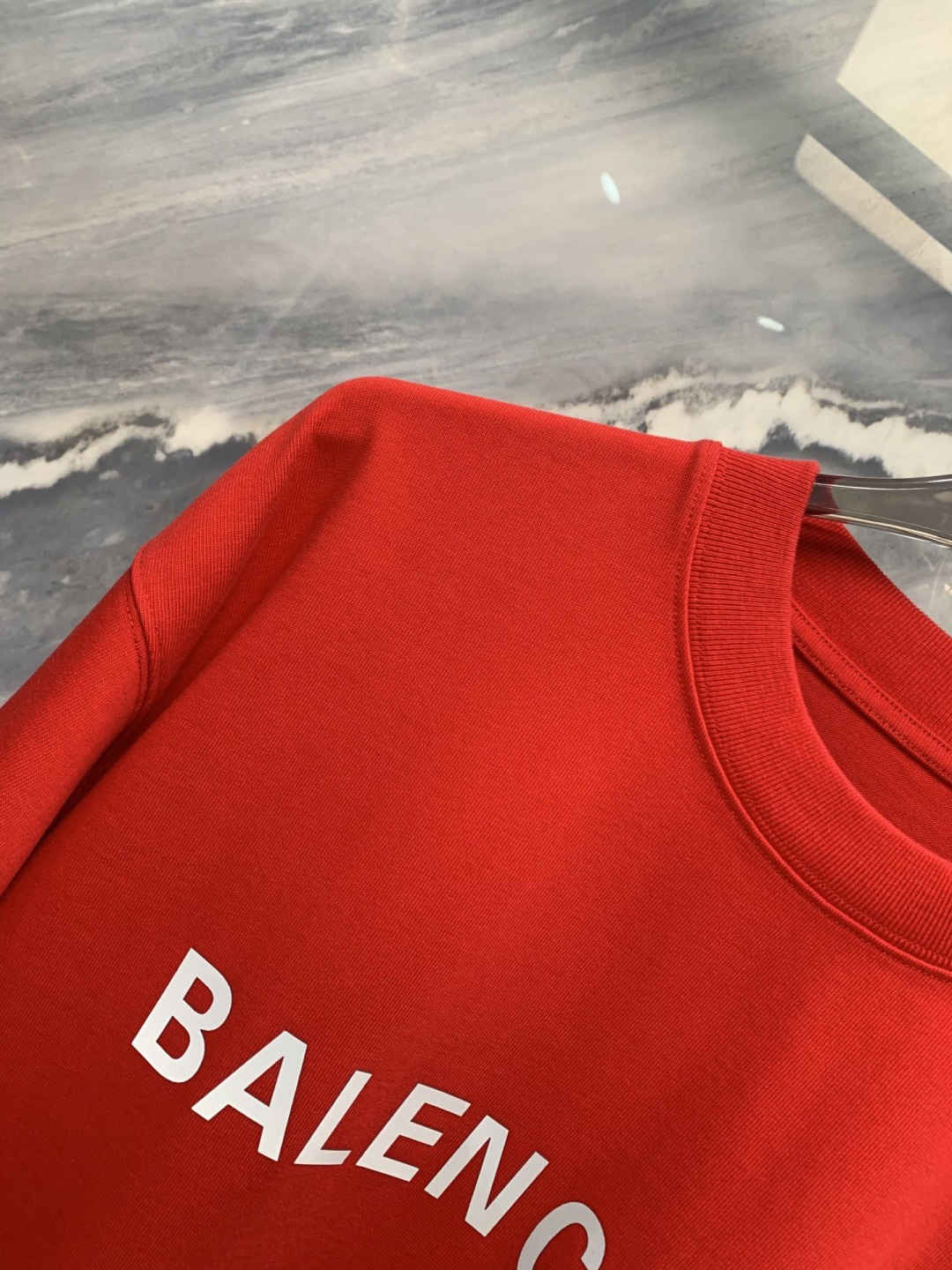 光织爱意衣载同心巴黎限定高克重棉质3D反光印花短袖臻品纪在时尚的星河中，真正动人的从非浮华堆砌，而是以匠