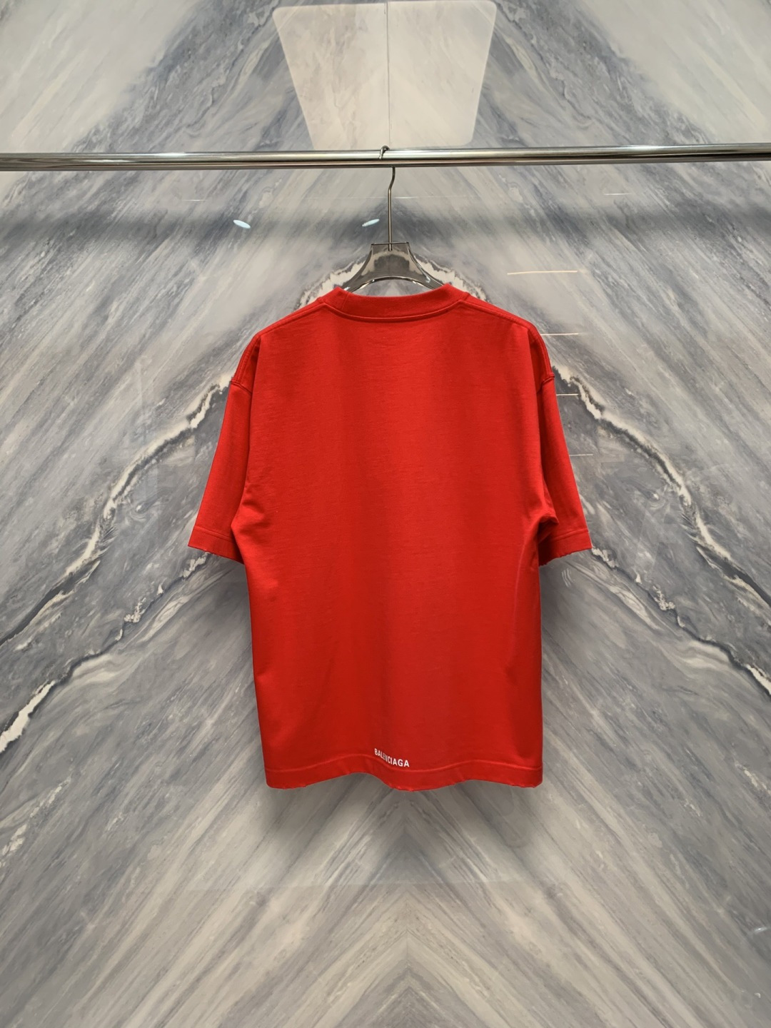 光织爱意衣载同心巴黎限定高克重棉质3D反光印花短袖臻品纪在时尚的星河中，真正动人的从非浮华堆砌，而是以匠