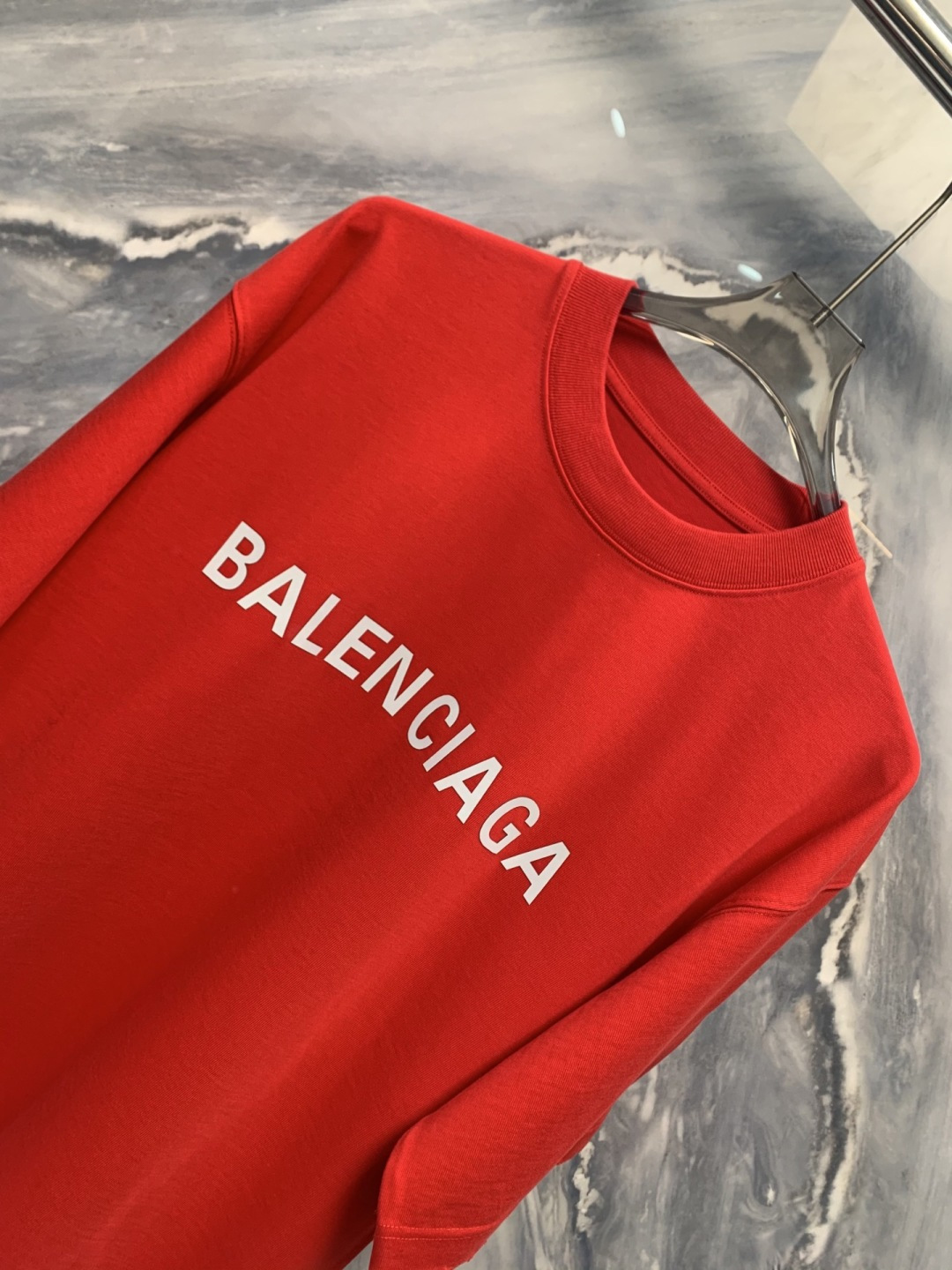 光织爱意衣载同心巴黎限定高克重棉质3D反光印花短袖臻品纪在时尚的星河中，真正动人的从非浮华堆砌，而是以匠