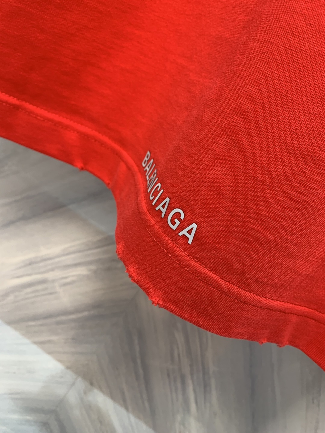 光织爱意衣载同心巴黎限定高克重棉质3D反光印花短袖臻品纪在时尚的星河中，真正动人的从非浮华堆砌，而是以匠