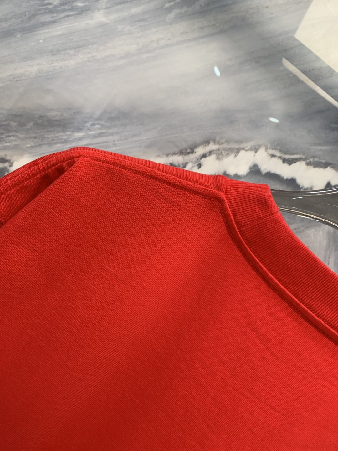 光织爱意衣载同心巴黎限定高克重棉质3D反光印花短袖臻品纪在时尚的星河中，真正动人的从非浮华堆砌，而是以匠