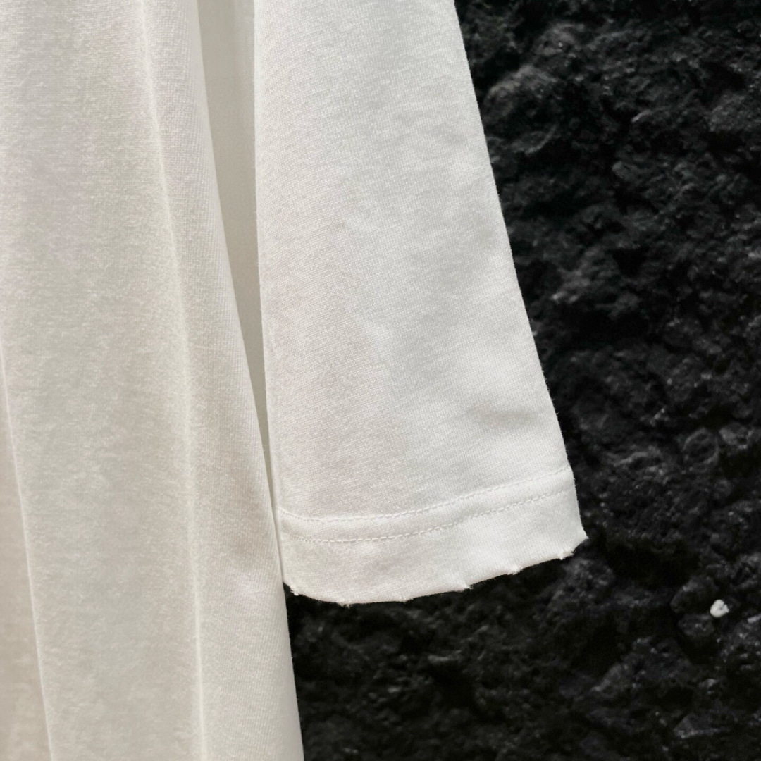 新款🌟Y-3，新款T恤，面料采用顶级原版精梳棉洗水面料，立体印花图案设计，时尚潮流，顶级的做工，高端品质