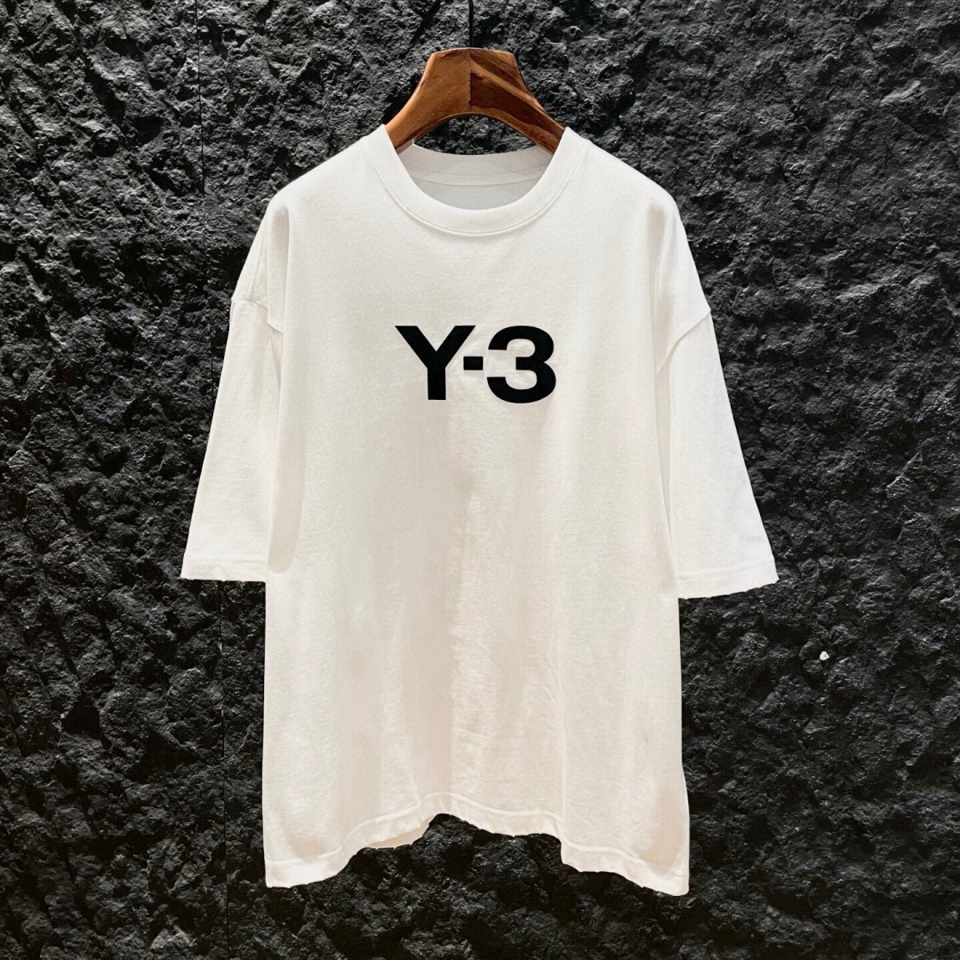 新款🌟Y-3，新款T恤，面料采用顶级原版精梳棉洗水面料，立体印花图案设计，时尚潮流，顶级的做工，高端品质