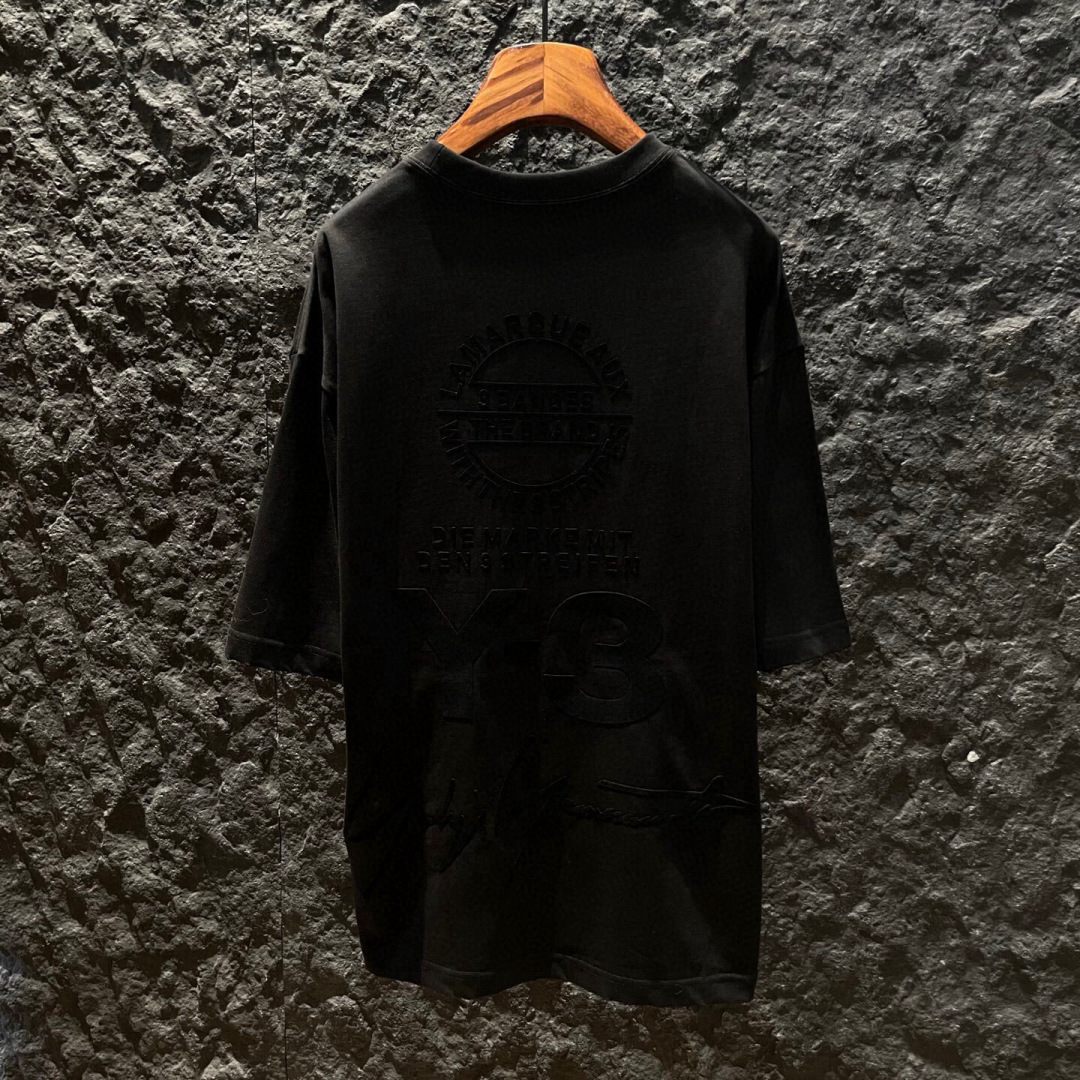 新款🌟Y-3，新款T恤，面料采用顶级原版精梳棉洗水面料，立体印花图案设计，时尚潮流，顶级的做工，高端品质