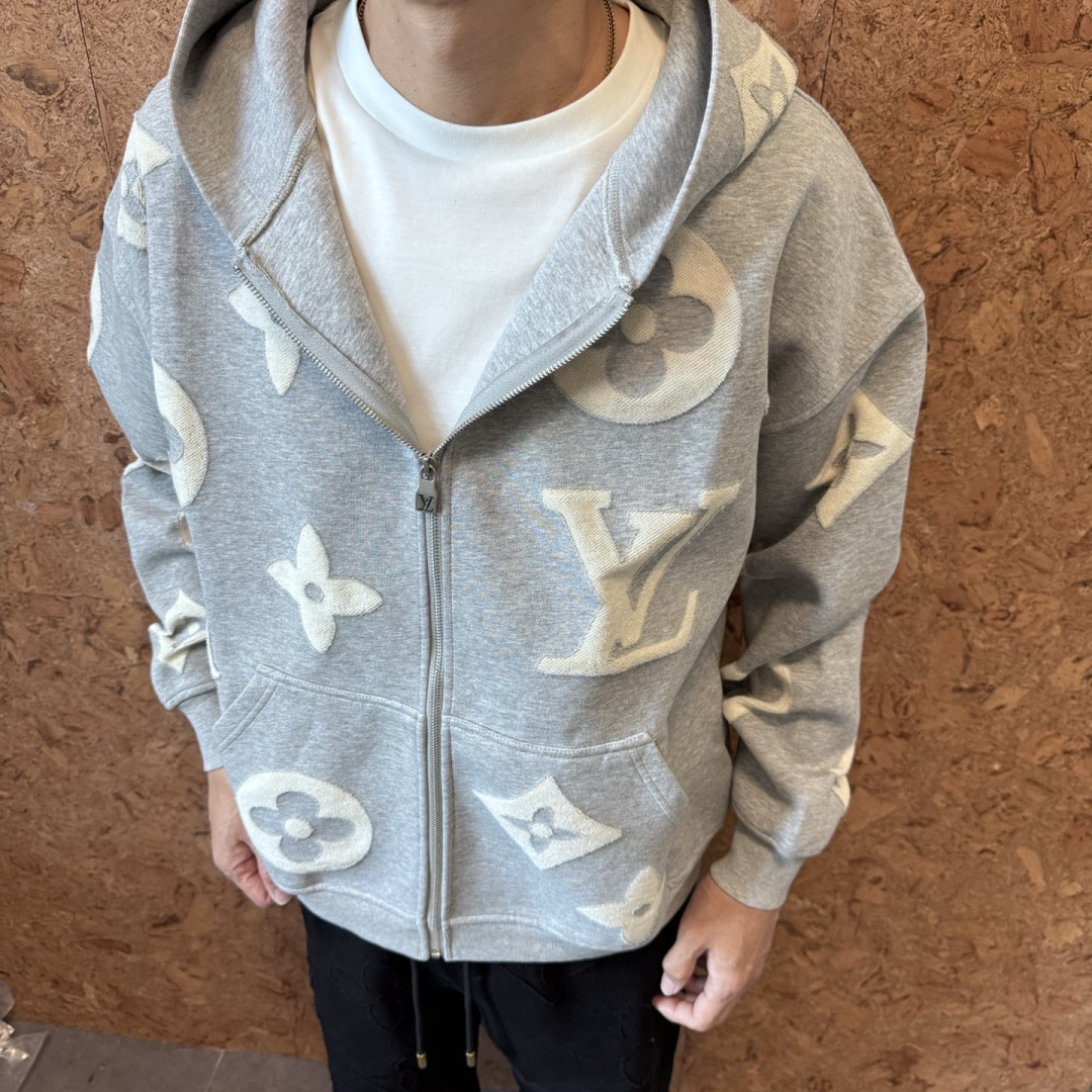 新款🆕驴牌，新款满版logo连帽拉链外套，秋季新款，上身效果帅气十足，男女同款，潮人必备。码数：S-XL