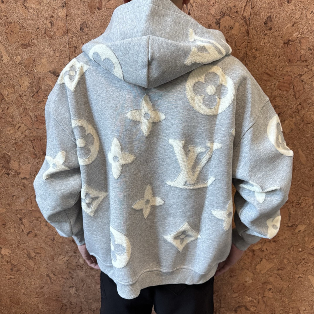 新款🆕驴牌，新款满版logo连帽拉链外套，秋季新款，上身效果帅气十足，男女同款，潮人必备。码数：S-XL