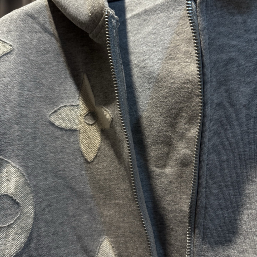 新款🆕驴牌，新款满版logo连帽拉链外套，秋季新款，上身效果帅气十足，男女同款，潮人必备。码数：S-XL