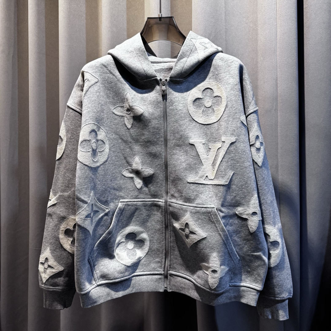 新款🆕驴牌，新款满版logo连帽拉链外套，秋季新款，上身效果帅气十足，男女同款，潮人必备。码数：S-XL