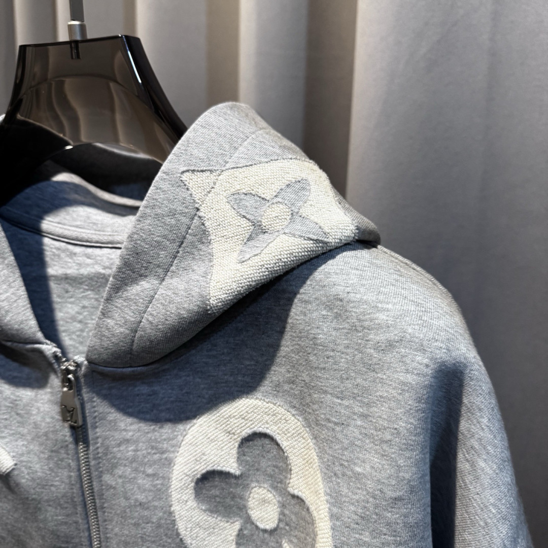 新款🆕驴牌，新款满版logo连帽拉链外套，秋季新款，上身效果帅气十足，男女同款，潮人必备。码数：S-XL