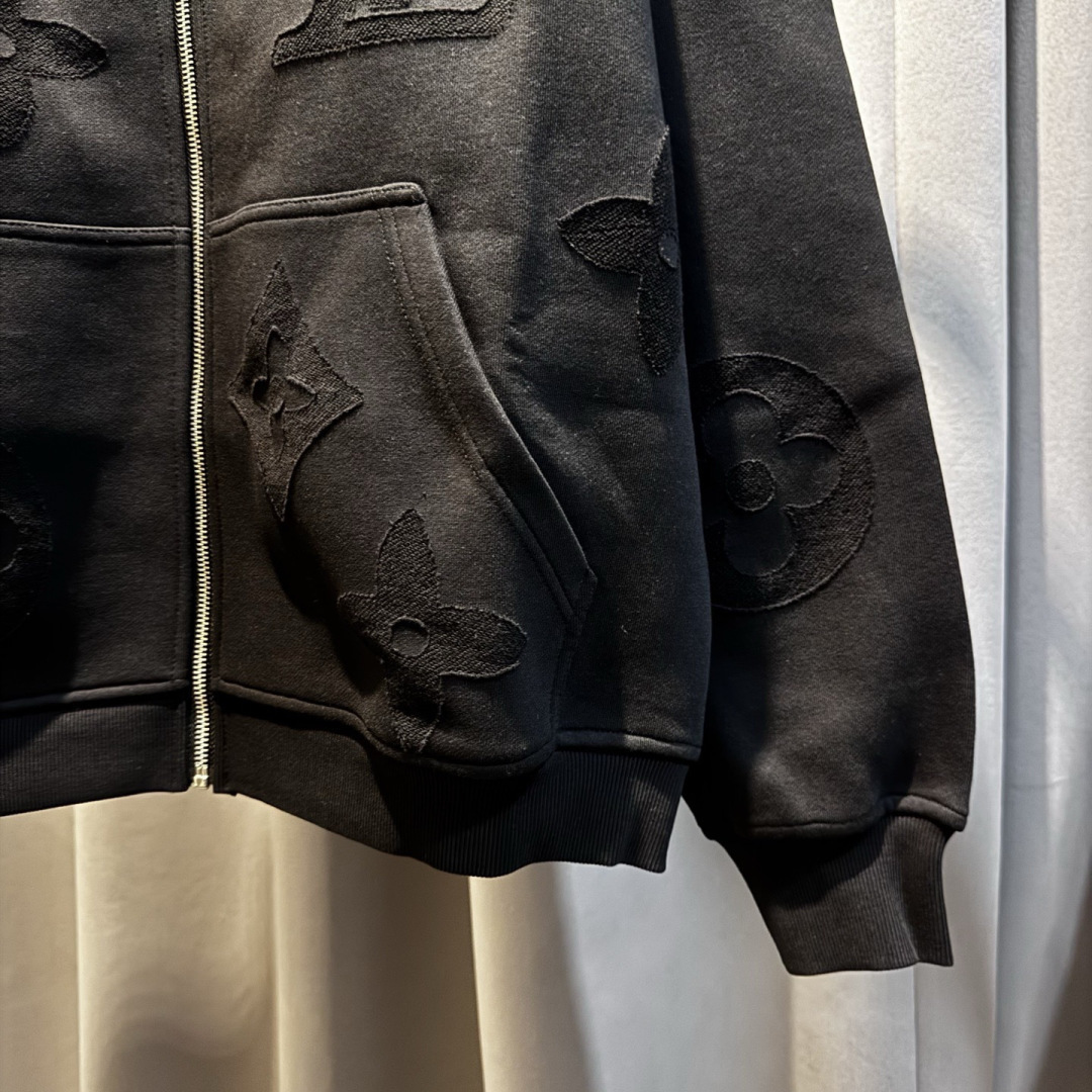 新款🆕驴牌，新款满版logo连帽拉链外套，秋季新款，上身效果帅气十足，男女同款，潮人必备。码数：S-XL