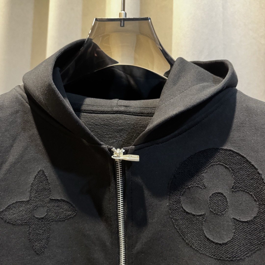 新款🆕驴牌，新款满版logo连帽拉链外套，秋季新款，上身效果帅气十足，男女同款，潮人必备。码数：S-XL