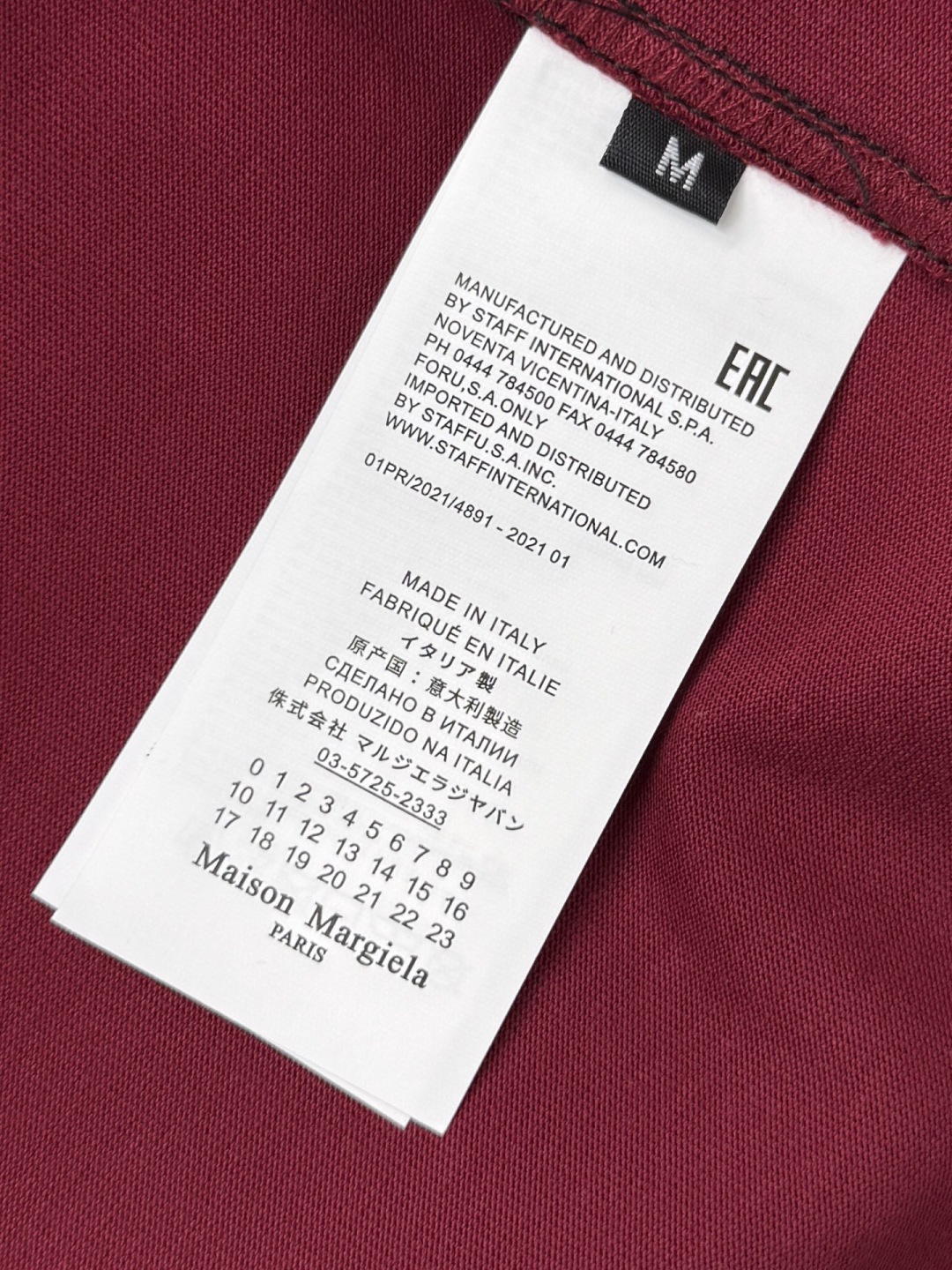 马吉拉🔥🔥夏季新款拼接短袖，定制原版顶级棉面料，前面logo植绒设计点缀，领口针织材质，别具一格，设计超