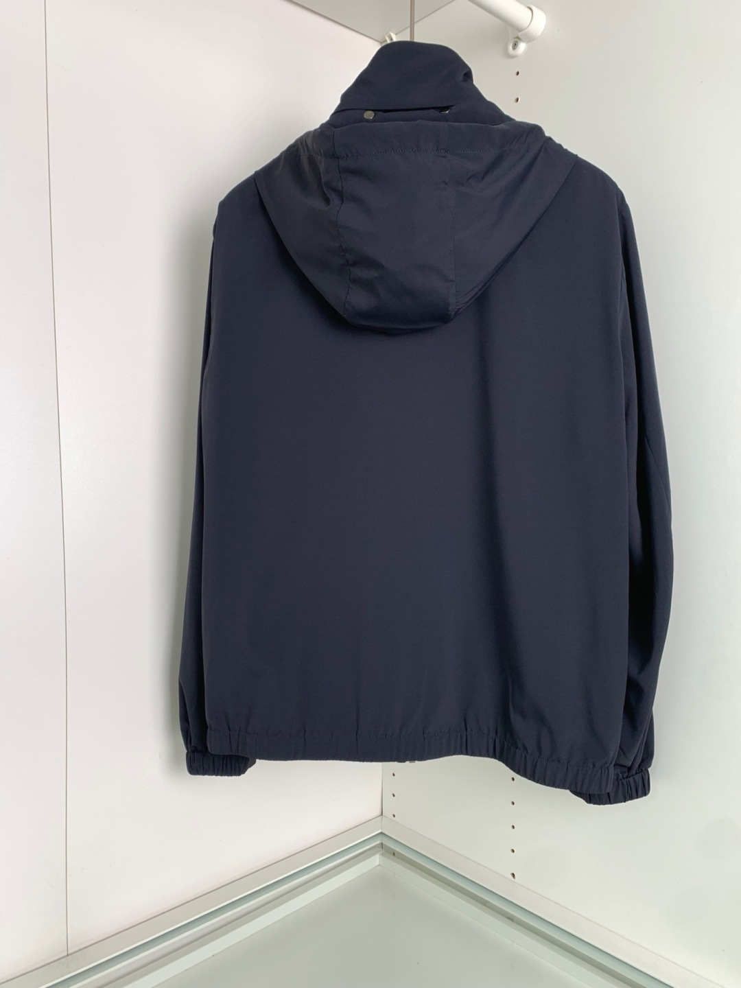 ZZ2026春夏新品 老钱新贵推荐！ 商务休闲隐藏式连帽立领夹克外套，可连帽可立领 门襟拉链撞色设计 合