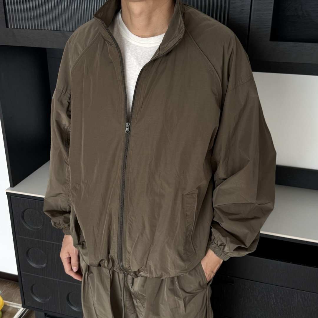 新款🆕Y-3，2026年春季新款运动连帽外套，上身效果帅气十足，男女同款，潮人必备。码数：M-2XL