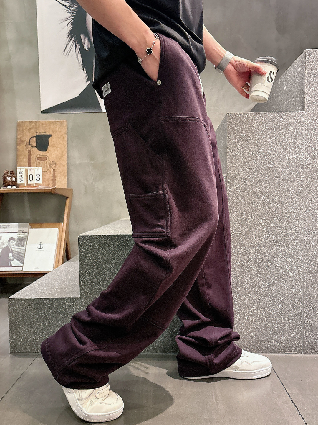 2026 春夏新品 D家休闲裤颜色：  黑色。白色 紫色码数：M-5XL