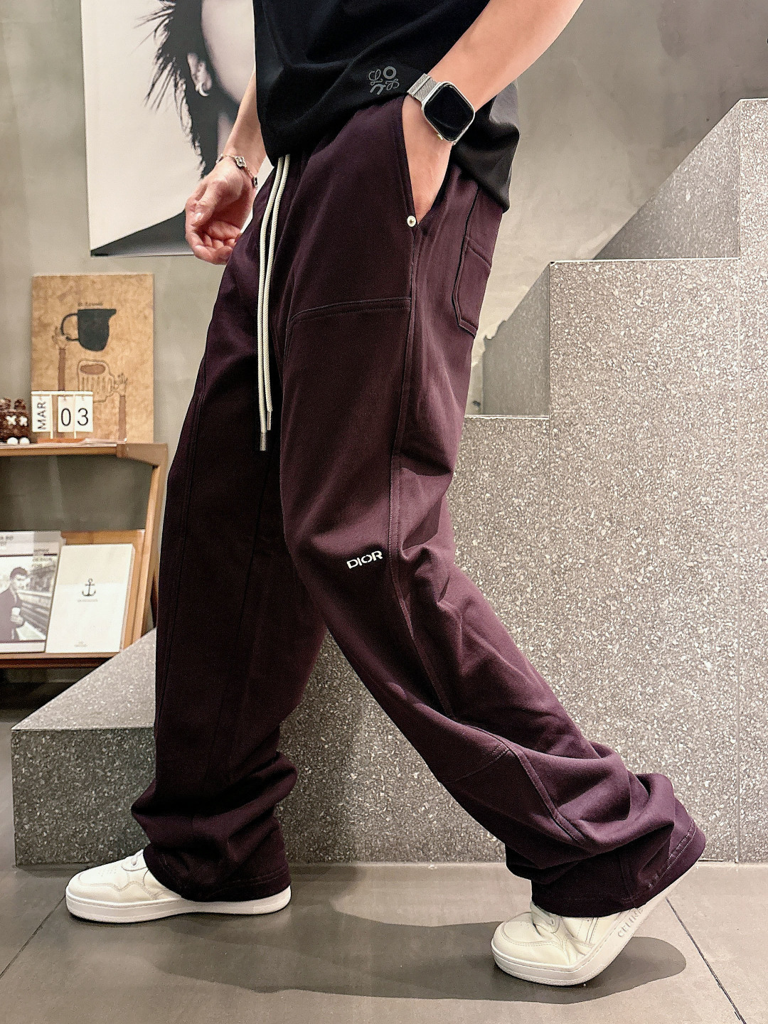 2026 春夏新品 D家休闲裤颜色：  黑色。白色 紫色码数：M-5XL