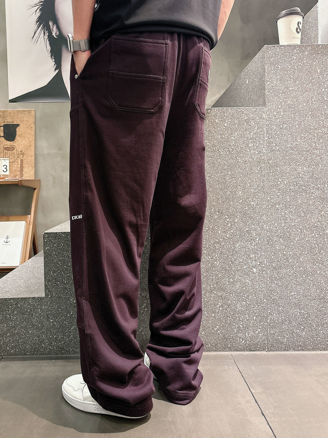 2026 春夏新品 D家休闲裤颜色：  黑色。白色 紫色码数：M-5XL