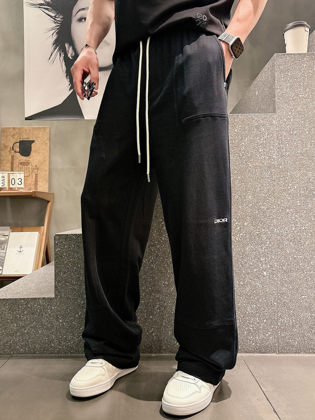 2026 春夏新品 D家休闲裤颜色：  黑色。白色 紫色码数：M-5XL