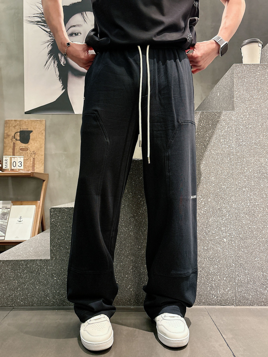 2026 春夏新品 D家休闲裤颜色：  黑色。白色 紫色码数：M-5XL