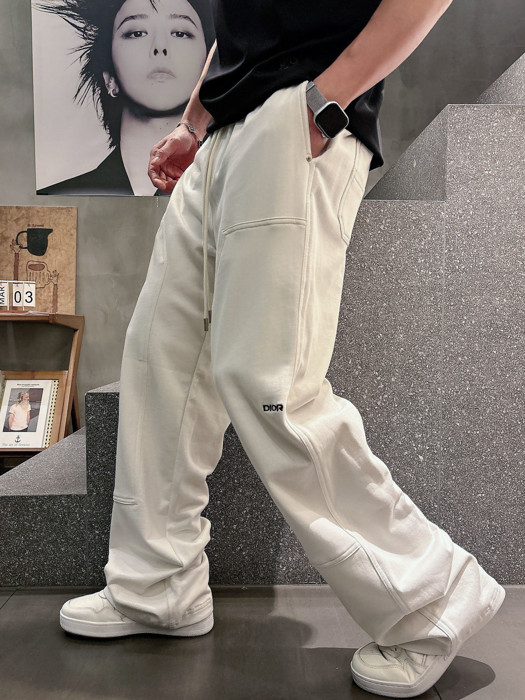 2026 春夏新品 D家休闲裤颜色：  黑色。白色 紫色码数：M-5XL