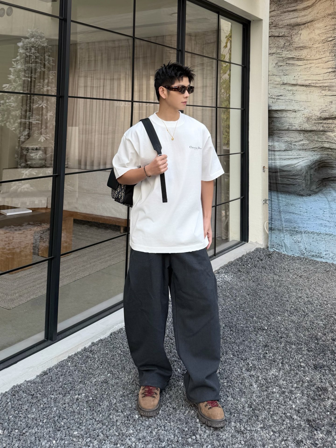 新款春季重磅T恤🆕颜色：黑，白，红码数：XS-XL款号：52133