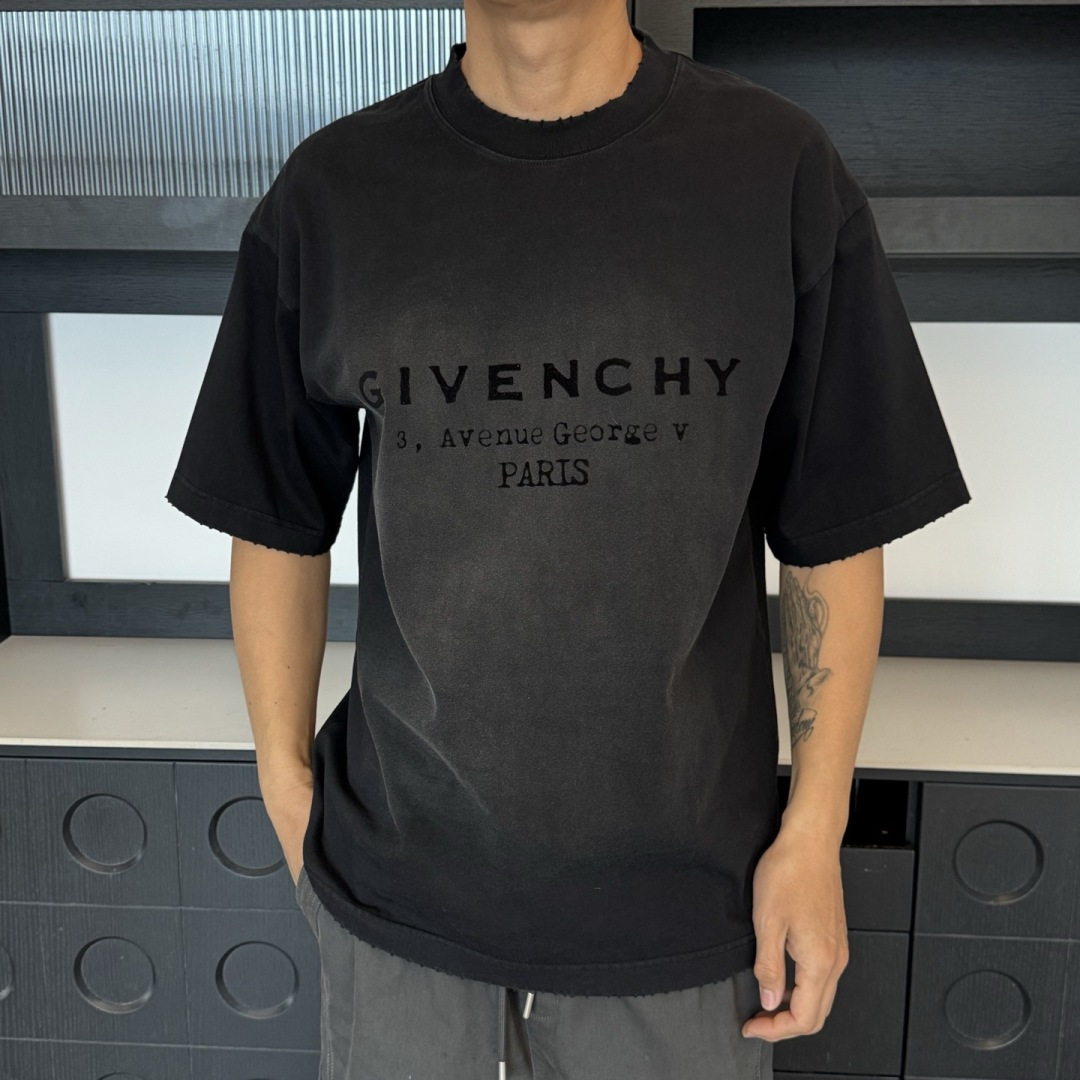 GVC🌟2026年新款春季短袖🆕采用纯棉面料，手感细腻，超级时尚洋气！码数：XS S M L XL 男女