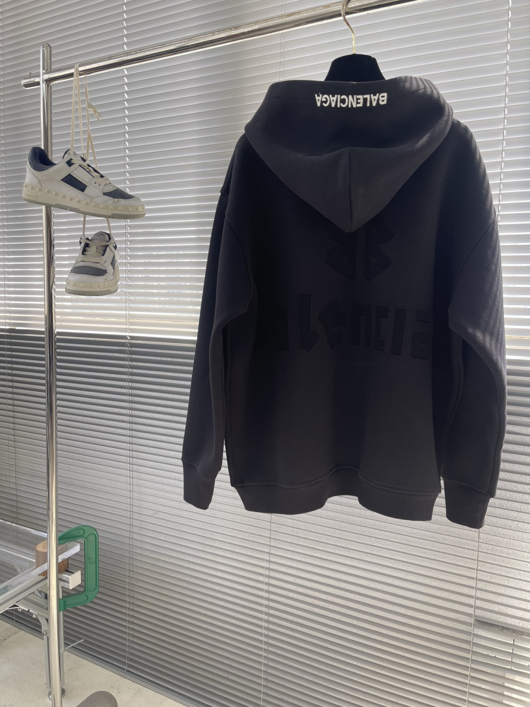 Balenciag   新款字母拉链帽衫BB字母图形撞色层次印花.简单又高级！一款最基础的单品[得意]定