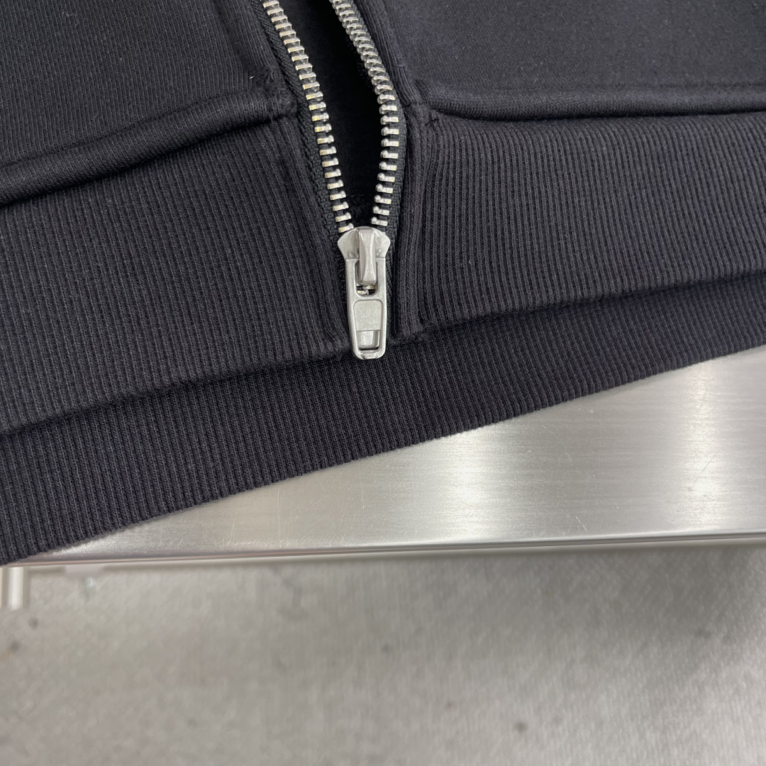 Balenciag   新款字母拉链帽衫BB字母图形撞色层次印花.简单又高级！一款最基础的单品[得意]定