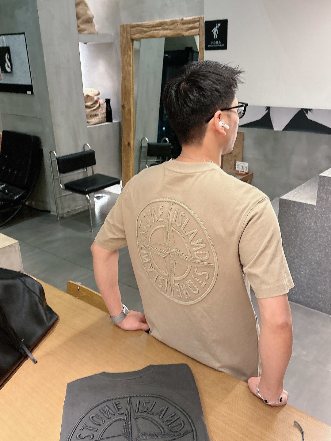 2026 春夏新品 石头岛短袖颜色：  黑色 白色  卡其 天蓝 铁灰码数：M-5XL