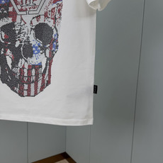 PHILIPP PLEIN SS26春夏新品彩色水钻骷髅头短袖T恤,正面饰标志性骷髅头彩色水钻缀饰设计, PHILIPP PLEIN SS26春夏新品彩色水钻骷髅头短袖T恤,正面饰标志性骷髅头彩色水钻缀饰设计,