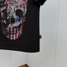 PHILIPP PLEIN SS26春夏新品彩色水钻骷髅头短袖T恤,正面饰标志性骷髅头彩色水钻缀饰设计, PHILIPP PLEIN SS26春夏新品彩色水钻骷髅头短袖T恤,正面饰标志性骷髅头彩色水钻缀饰设计,