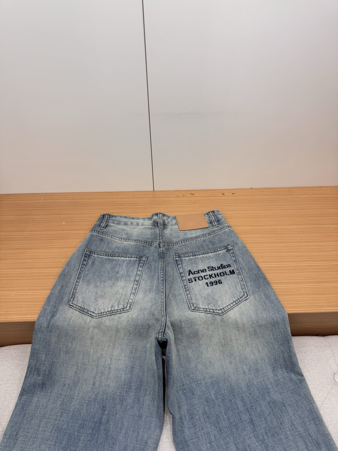 Scne*Stu*ios2026春夏新款阔腿牛仔裤 进口意大利高定牛仔面料 时尚休闲 常规版型 微弹力面