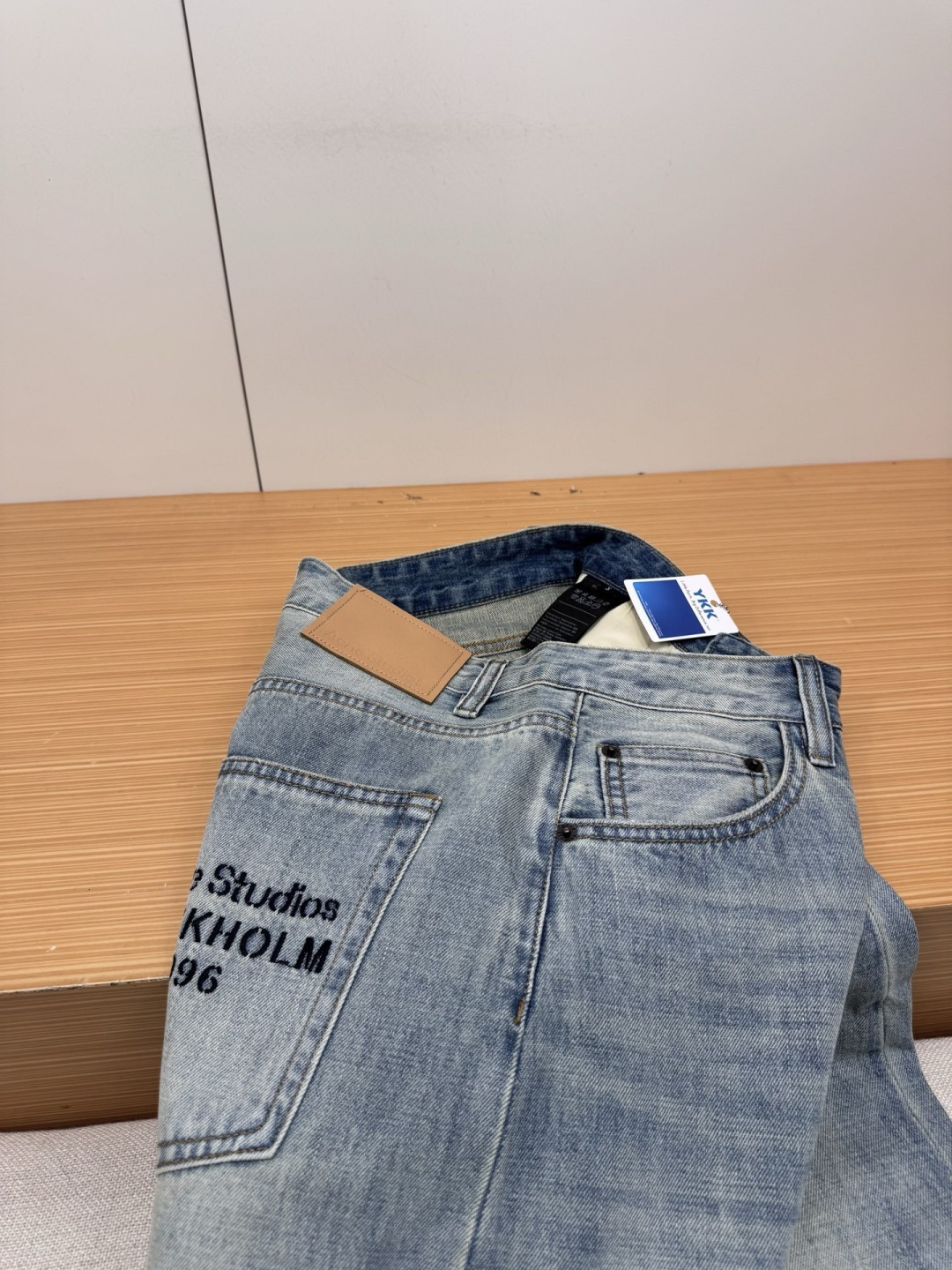 Scne*Stu*ios2026春夏新款阔腿牛仔裤 进口意大利高定牛仔面料 时尚休闲 常规版型 微弹力面